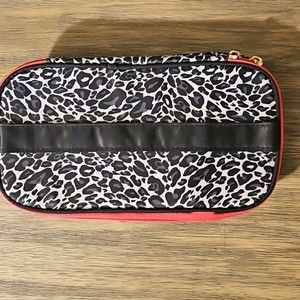 NWOT Zebra Pattern Cosmetic Tartan & Twine Trunk Travel Case